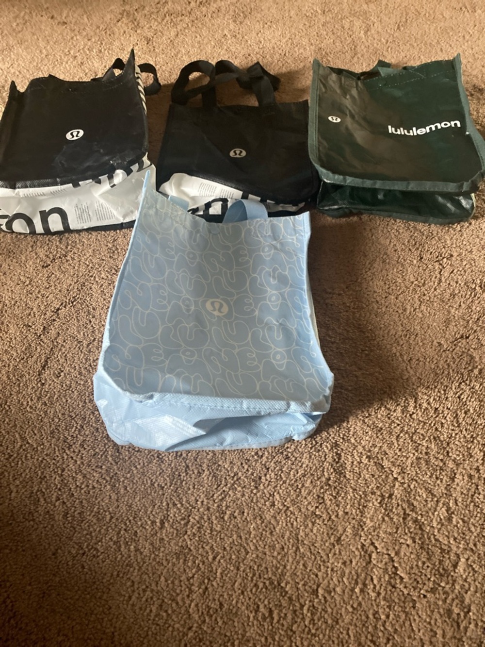 Lululemon set of 4 bags